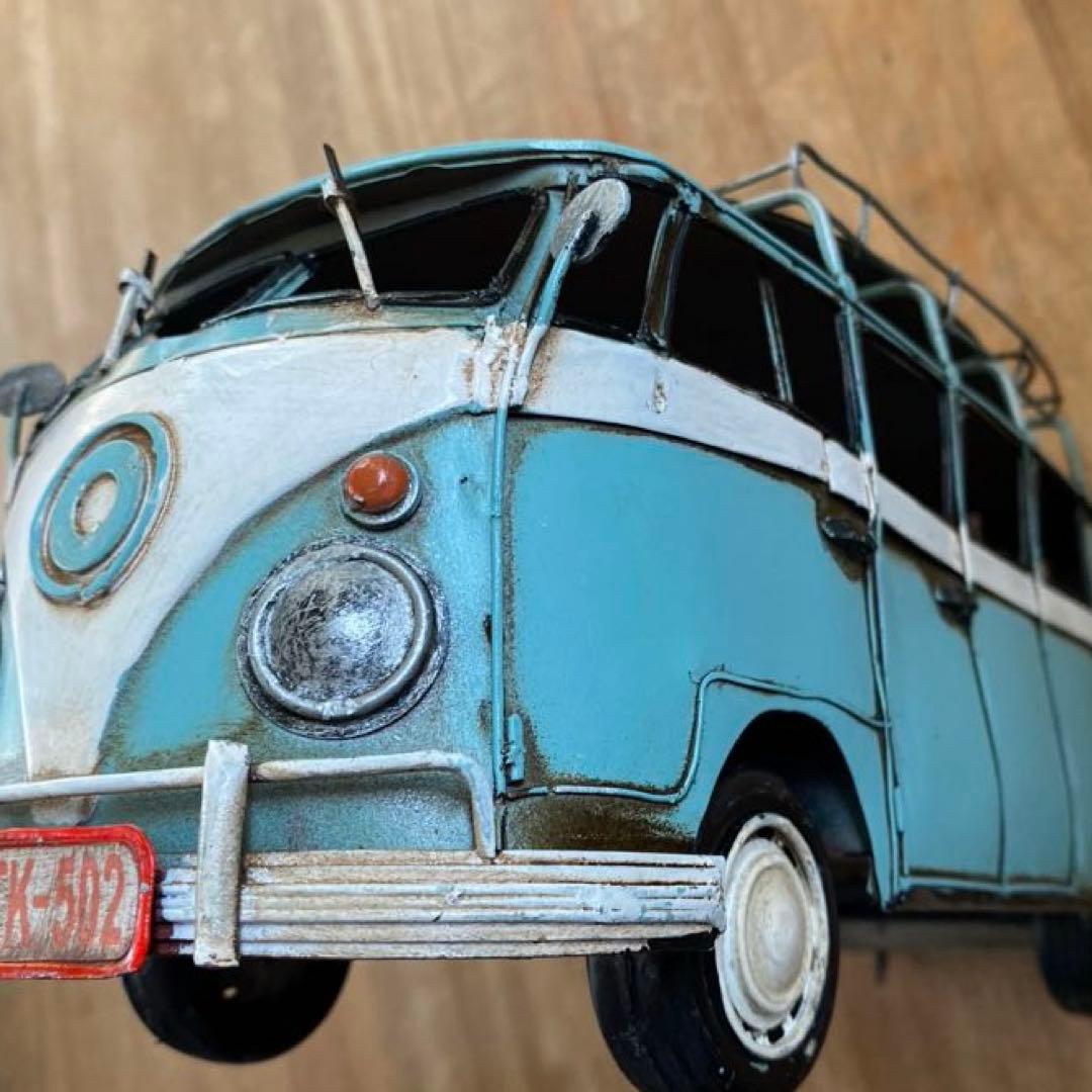 ワーゲンバス風 ブリキ製のミニカー ②