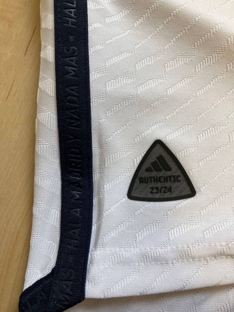 正規品　レアルマドリード オーセンティック　ユニフォーム　ベリンガム