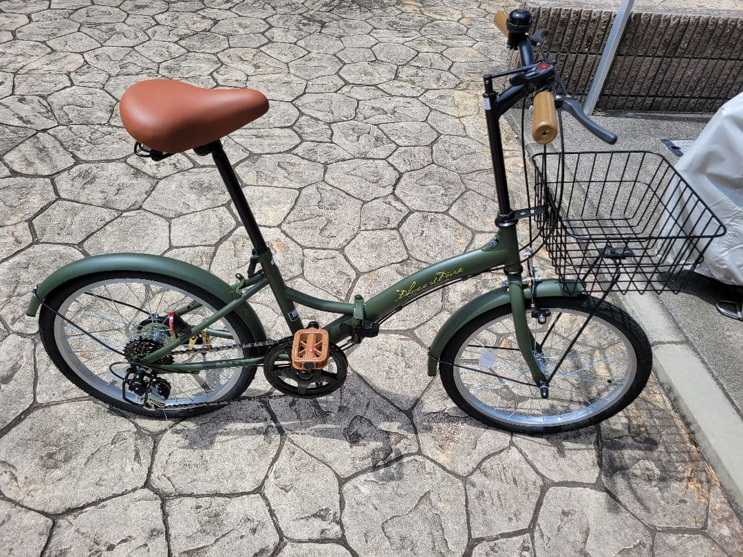 折りたたみ自転車　前面バスケット付き　20インチ　ノーパンクタイヤ