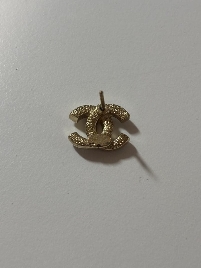 Chanel CCロゴ ゴールド ピアス(片耳用)