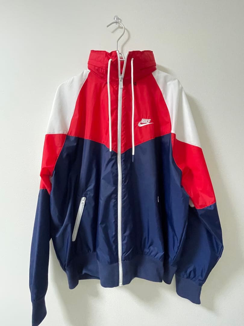 ゆ*ろ様 NIKE ナイロンジャケット ベイビーわるきゅーれ 伊澤彩織、まひろX