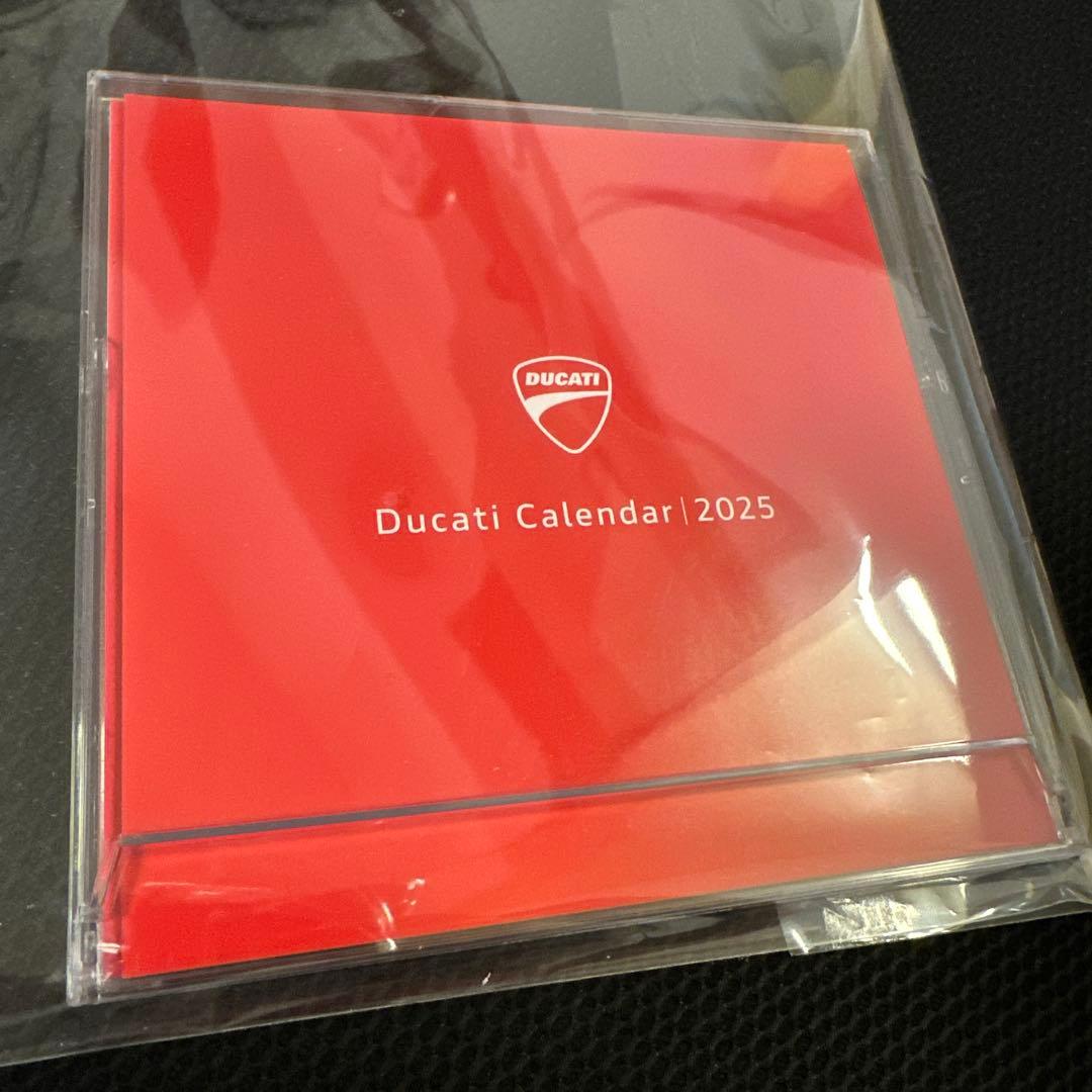 ドゥカティ*卓上カレンダー*新品未使用品