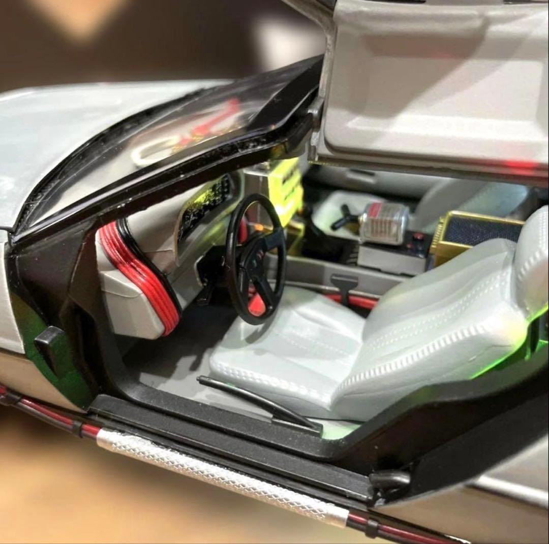 デロリアン 1/18スケール モデル Hot Wheels