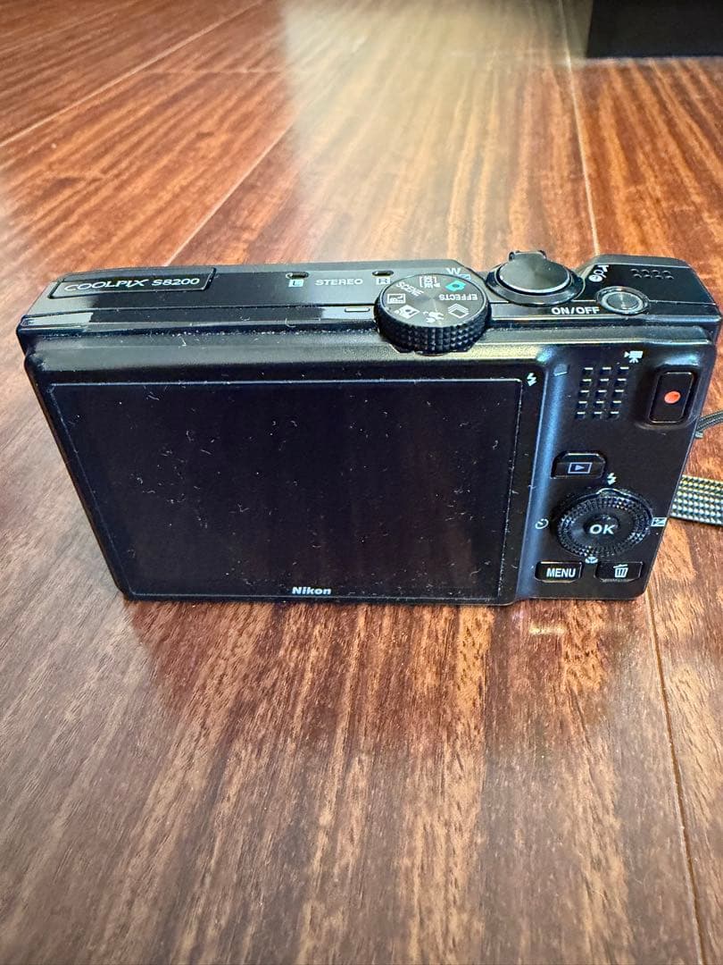 ニコンCOOLPIX S8200 デジカメ（充電器、4GBのSD付）