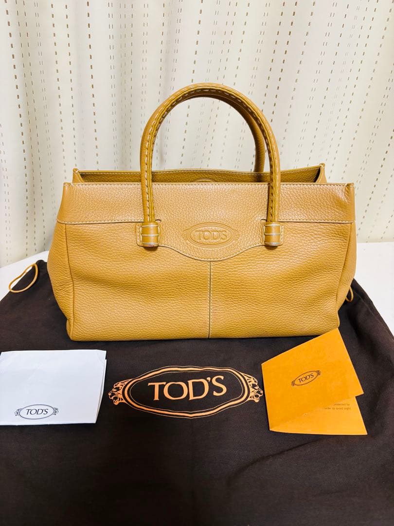 TOD'S　トッズ　レザーハンドバッグ　ベージュ　保存袋　カード　ハンドバッグ