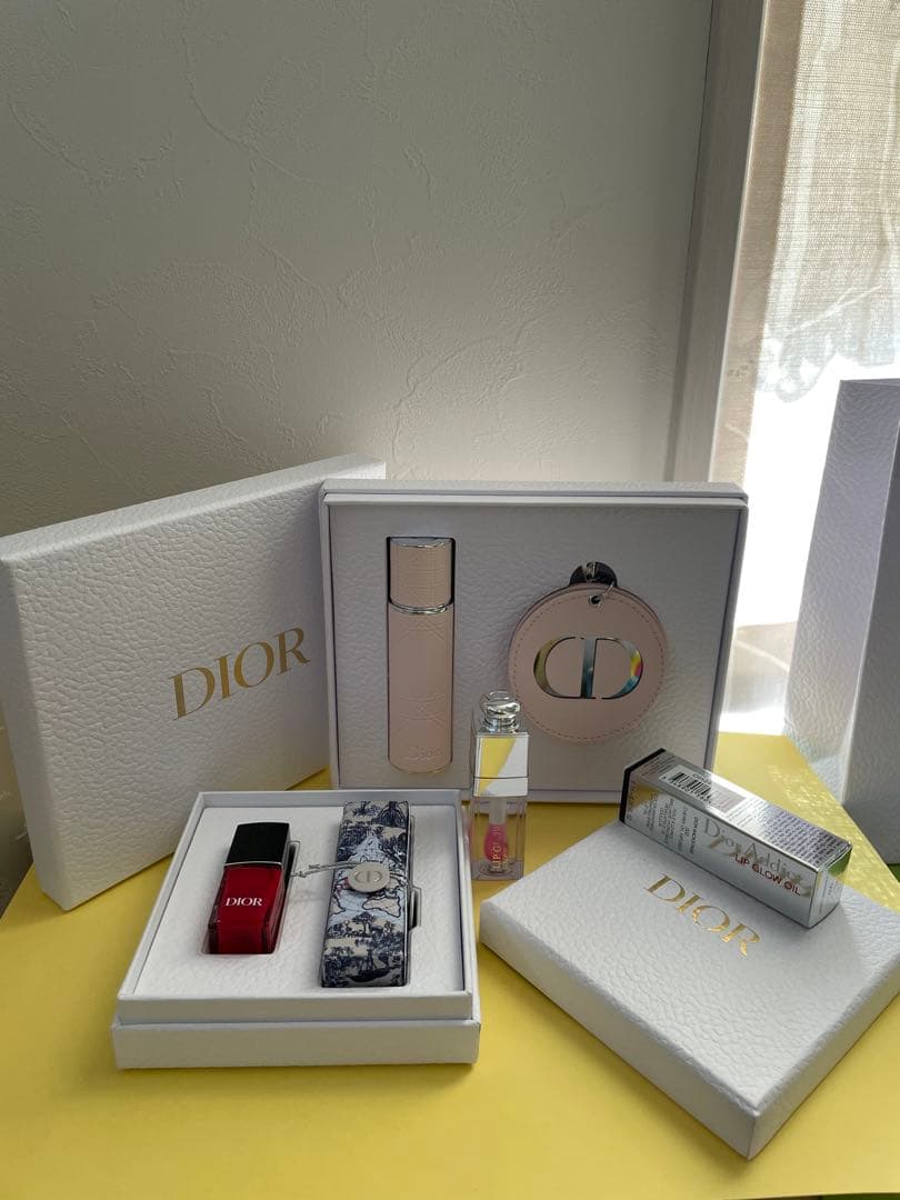 Dior バースデーギフト&アクディクトリップグロー＆トラベルスプレーセット