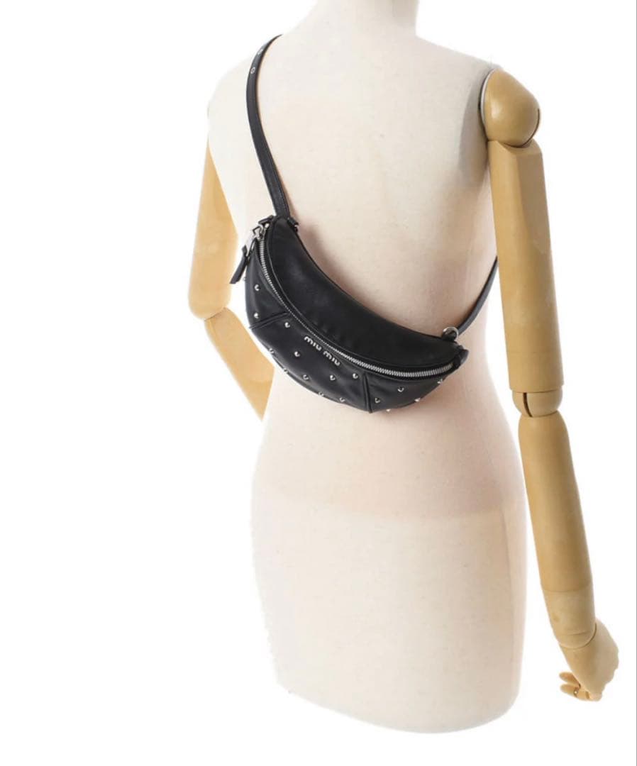 ⭐︎apple⭐︎ミュウミュウボディバック