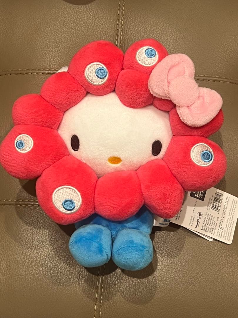 サンリオ　ミャクミャク　なりきりぬいぐるみ　M サイズ　ハローキティ