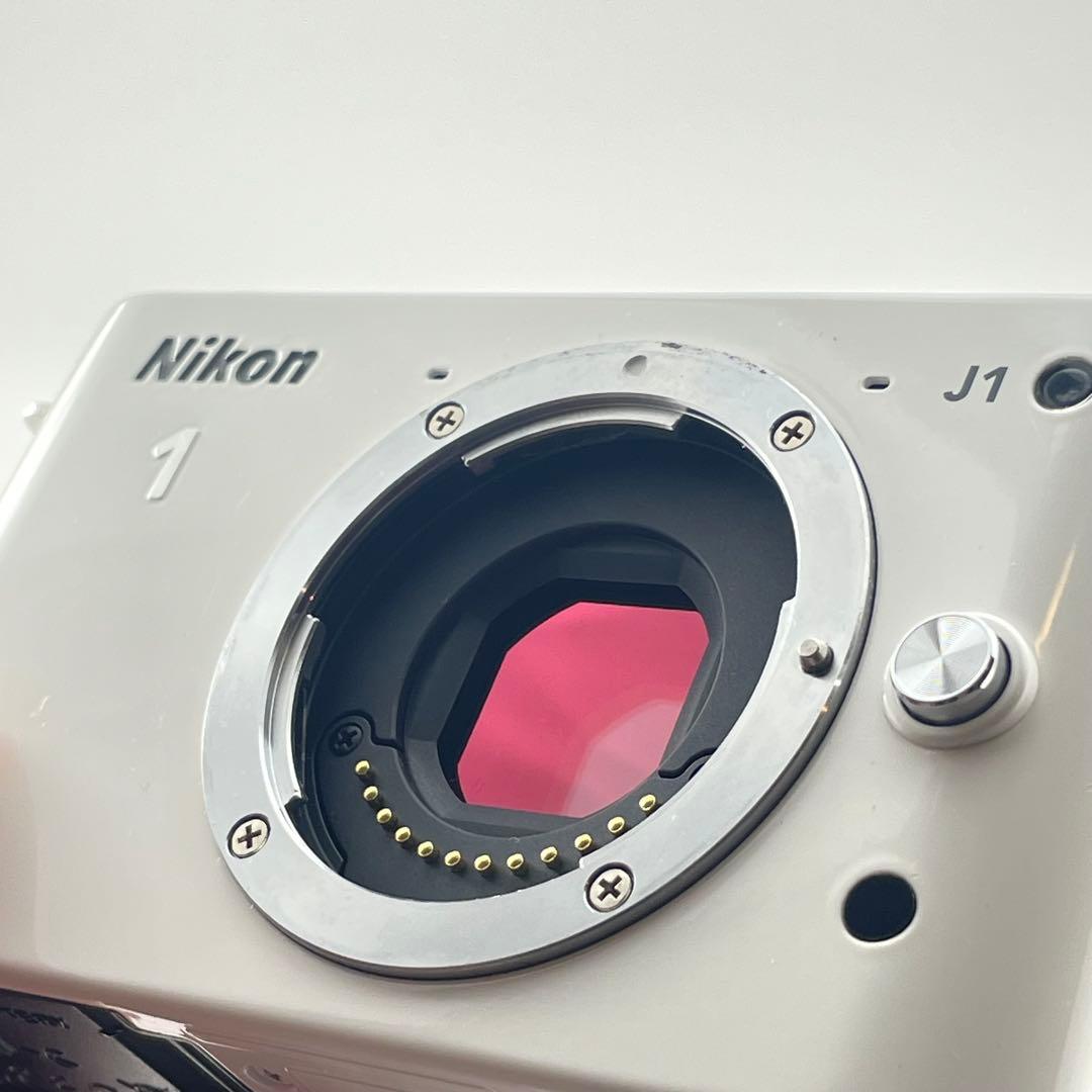【極上美品・返品保証】Nikon1 J1ホワイト レンズキット