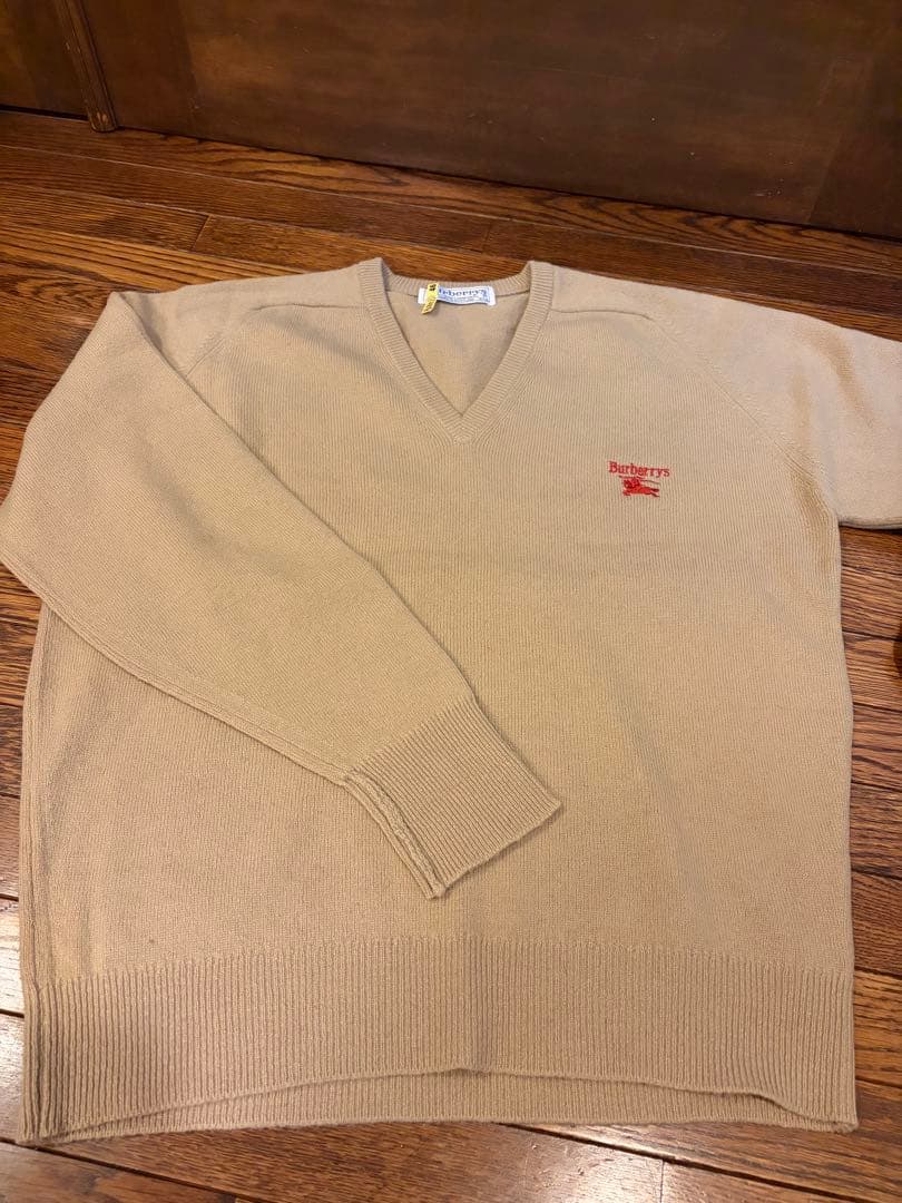 バーバリー　ラムウールセーター 赤ロゴ刺繍