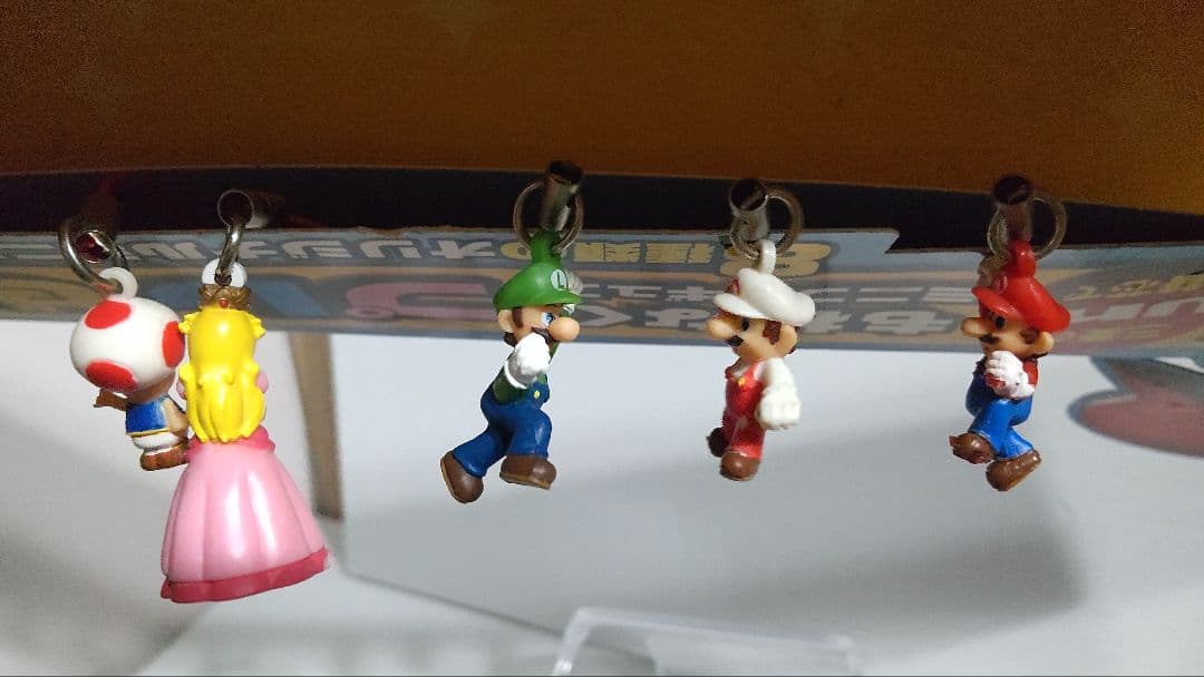 三菱uni店頭用非売品☆スーパーマリオミニフィギュアストラップ8種セット