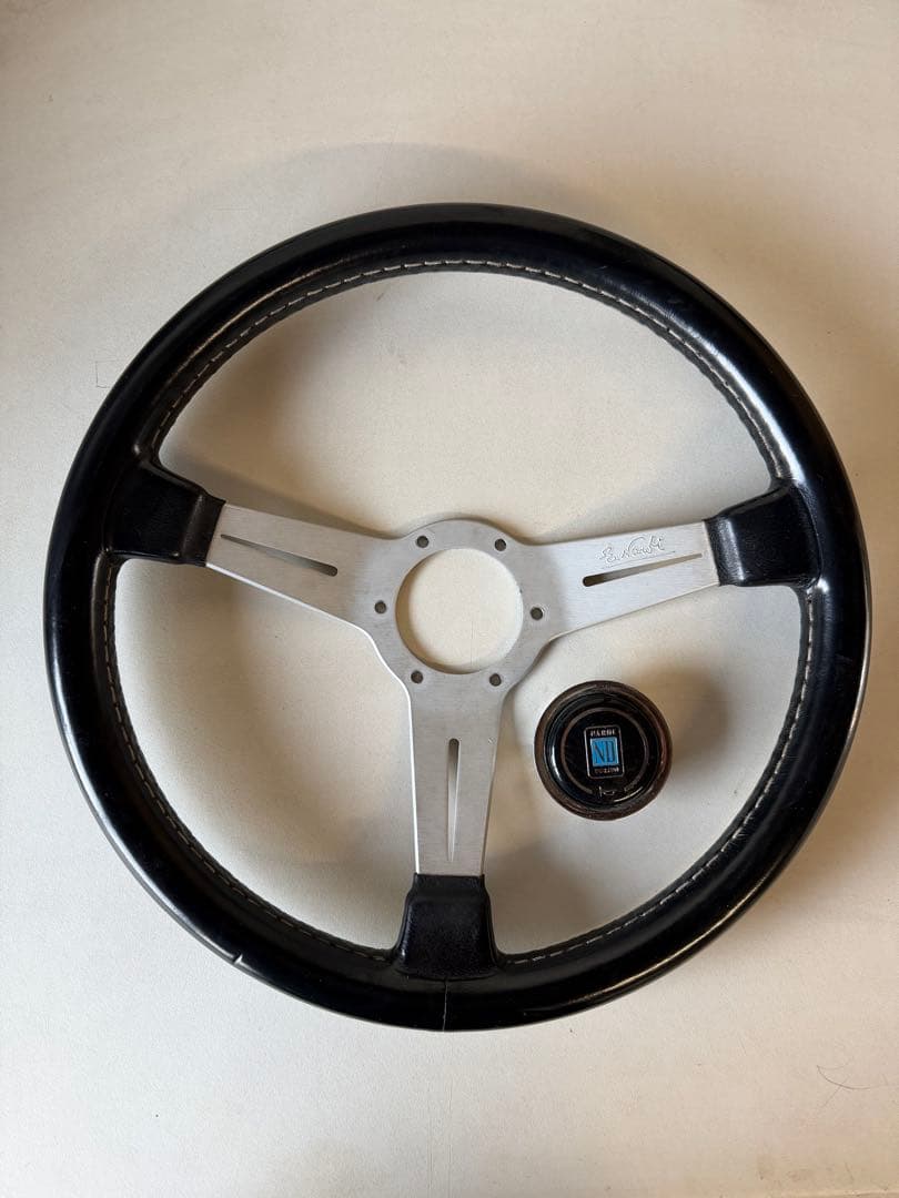 ナルディクラシック BC4556 シルバー レザーステアリング ホーンボタン