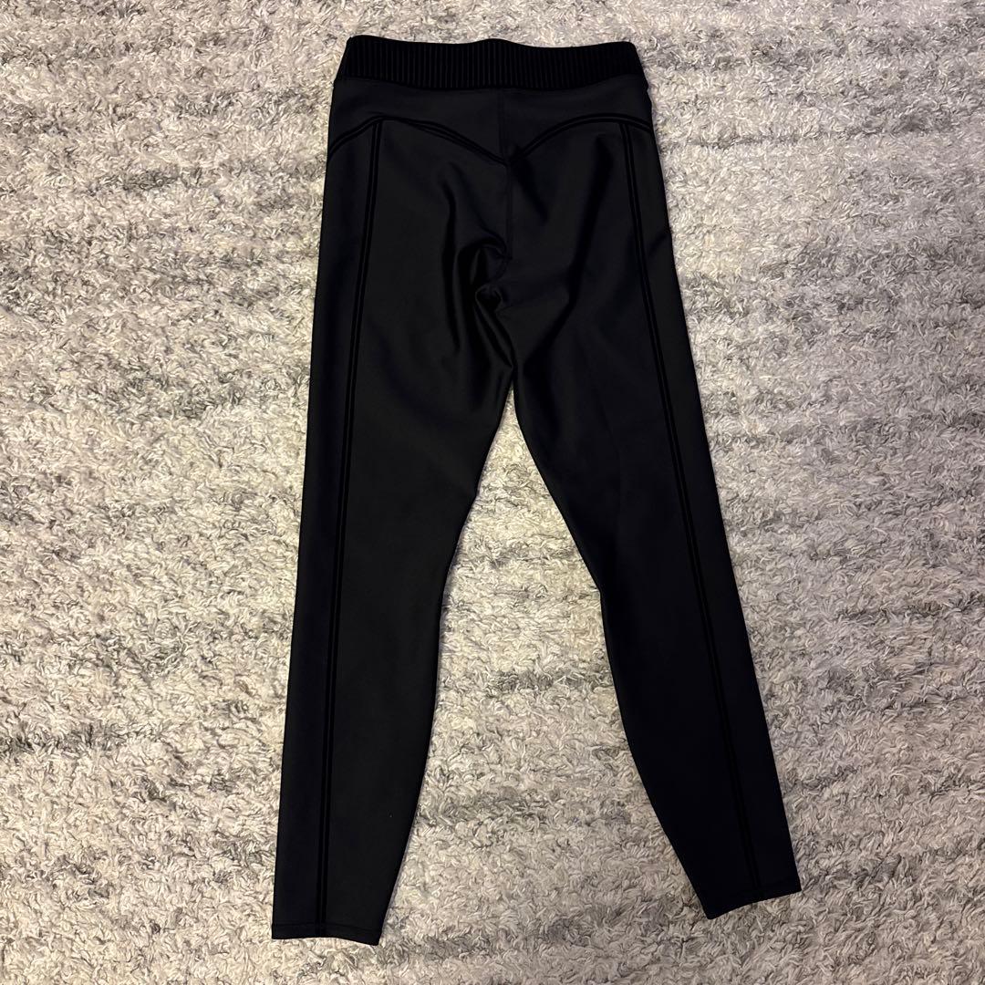 美品　alo yoga Airlift レギンス/ブラトップセットアップ