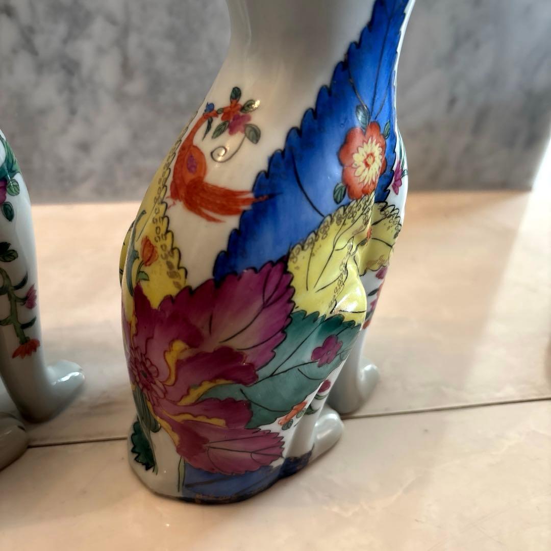 アンティーク　妖艶な瞳と手描きのお花が芸術的な珍しいペア猫ちゃん