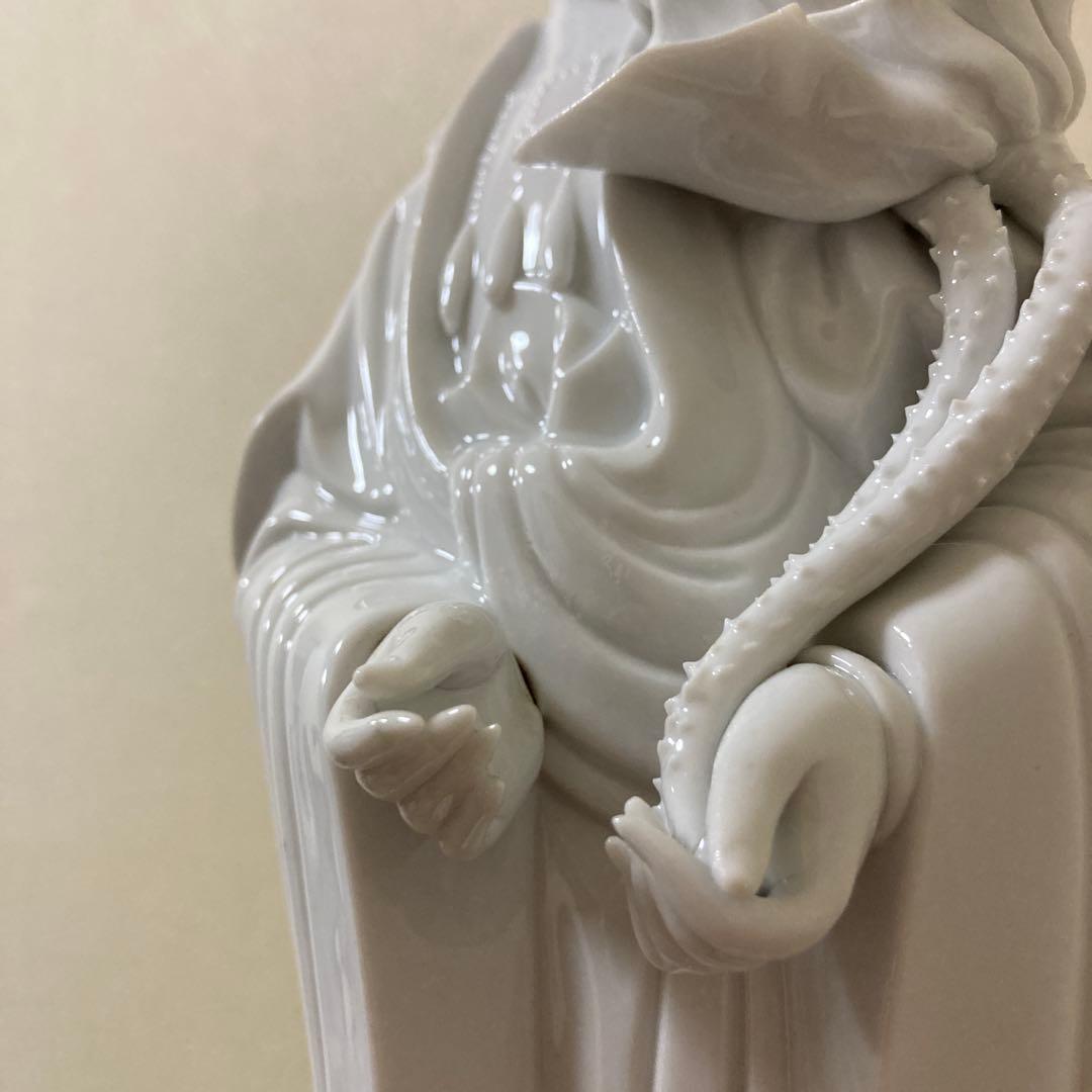 中国美術　白磁　蓮上観音立像　唐木台付　置物仏像〈検　徳化窯　観音菩薩　青磁