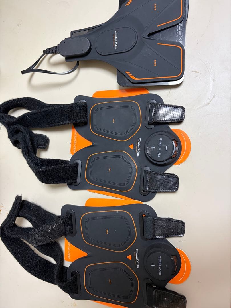 Sixpad EMS アームベルト2つ+胸筋ベルト(チェストフィット)セット