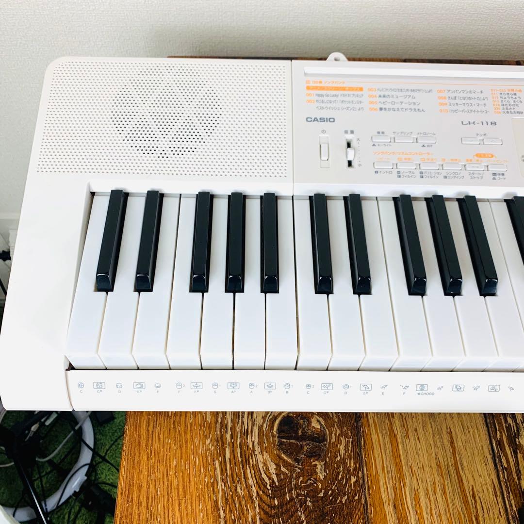 CASIO 61鍵盤 光ナビゲーションキーボード LK-118 電子ピアノ