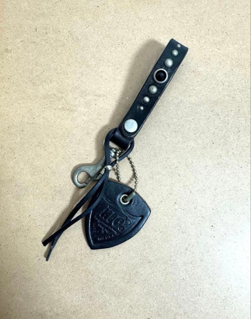 HTC Snap Key Holder red stone 黒レザー