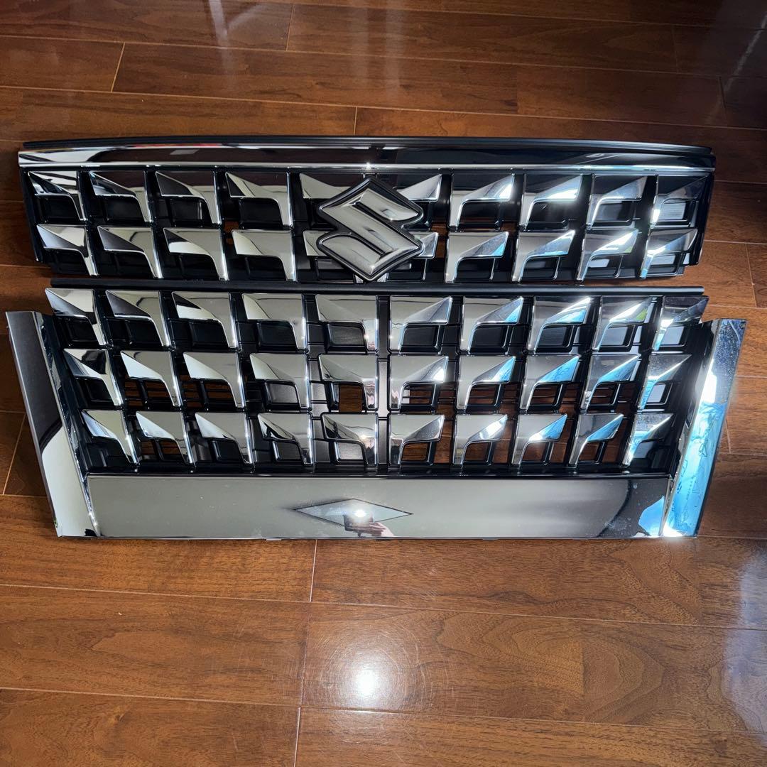 【SUZUKI 】スペーシアカスタム フロントグリル 未使用品　純正MK53S