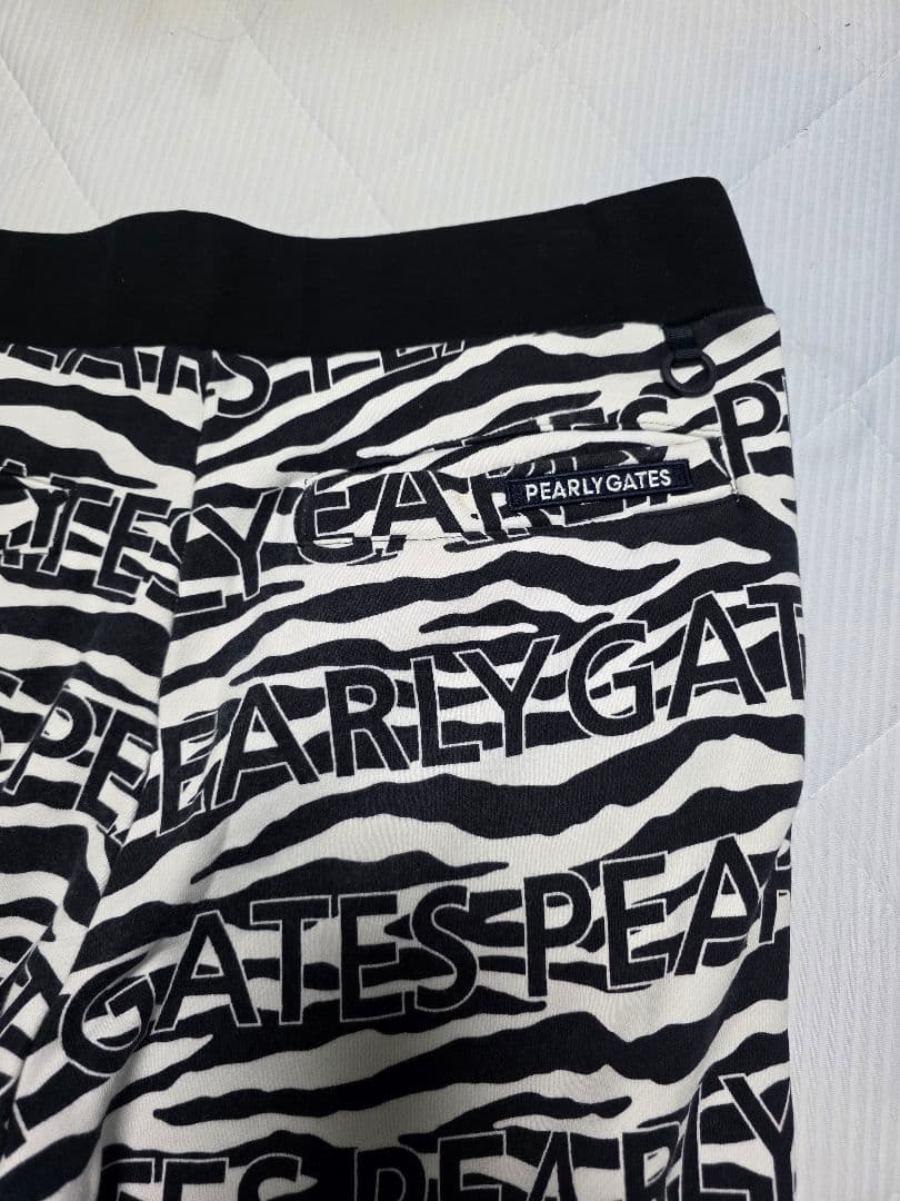 Syoです!新品同様パーリーゲイツゼブラ柄裏起毛セットアップ６