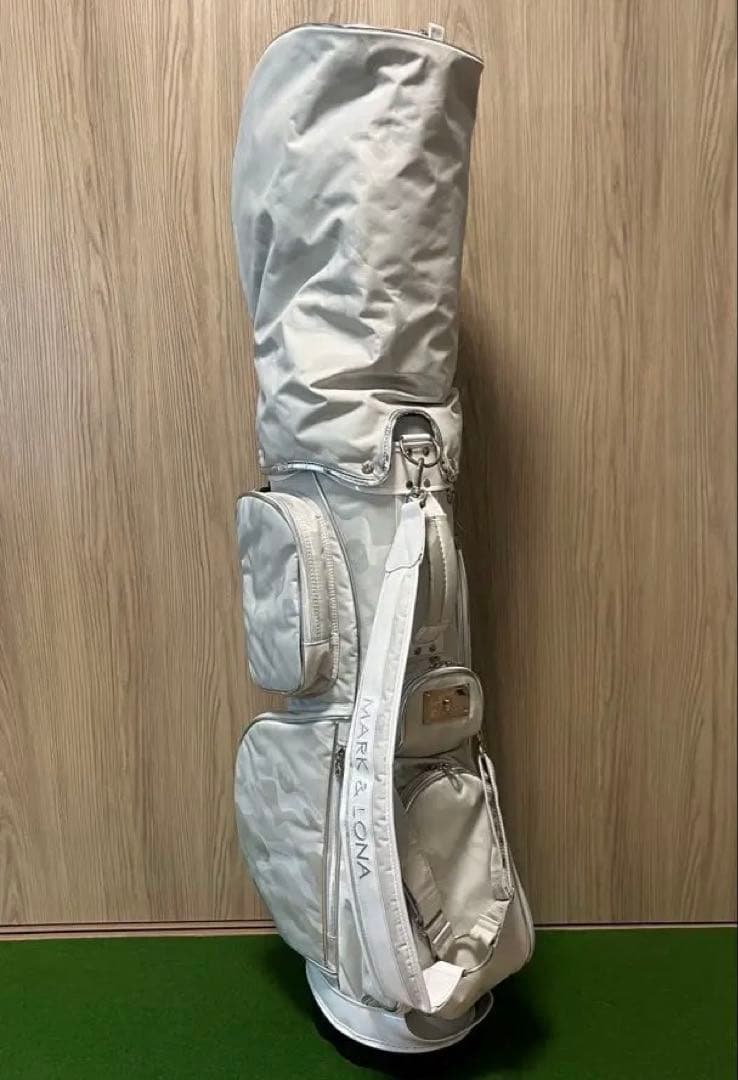 美品【キャディバッグ】マークアンドロナ　カモフラ　スカル　スタンド式　3点式