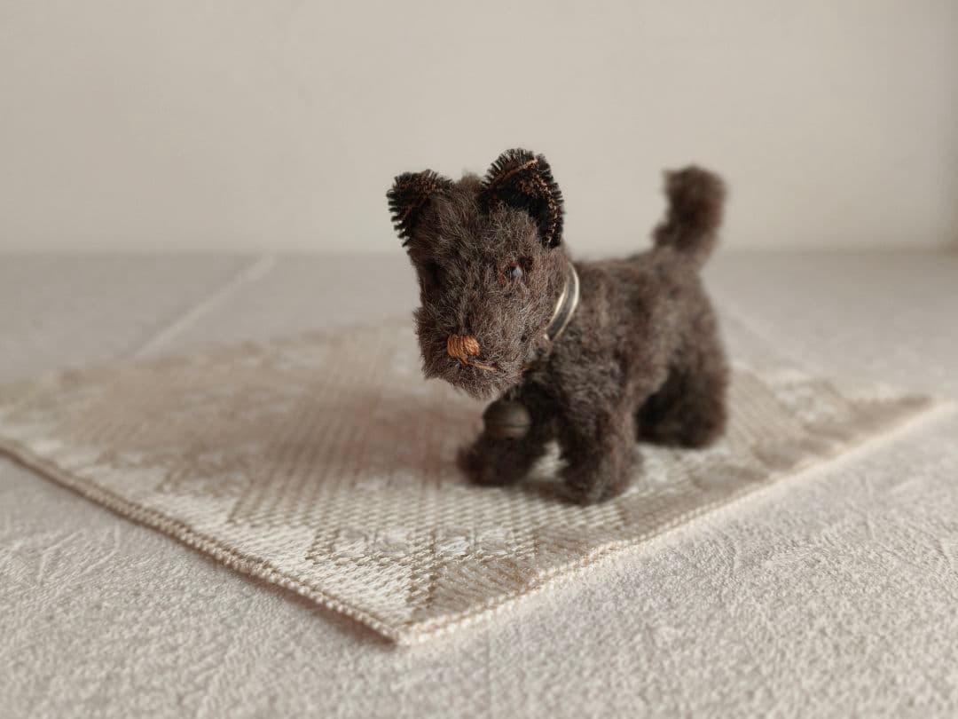 * vintage teria ♡ * シックでかわいい 革ベルトの テリアさん