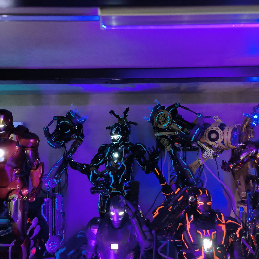 ホットトイズ MMS485D24 アイアンマン・マーク４ネオンテックカスタマイズ