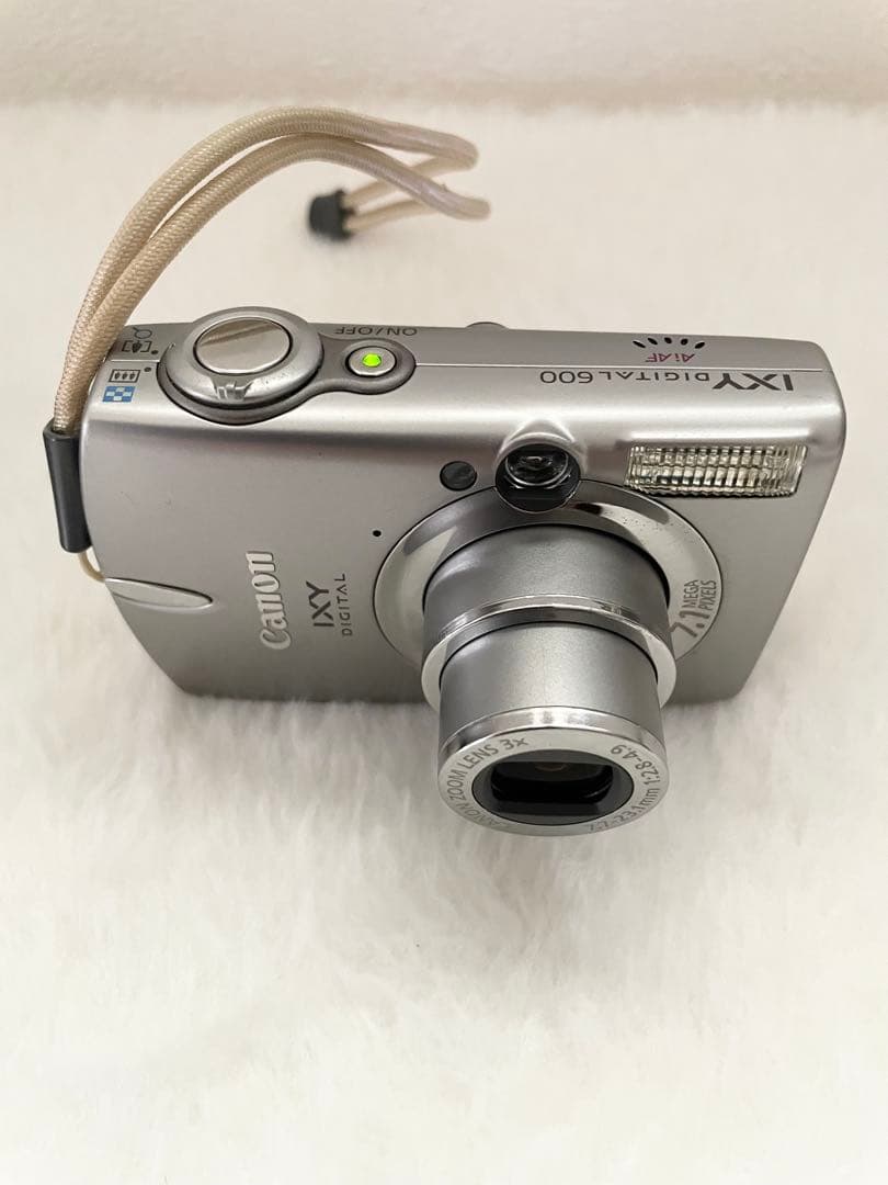 Canon IXY DIGITAL 600 シルバー デジカメ　キャノンイクシー