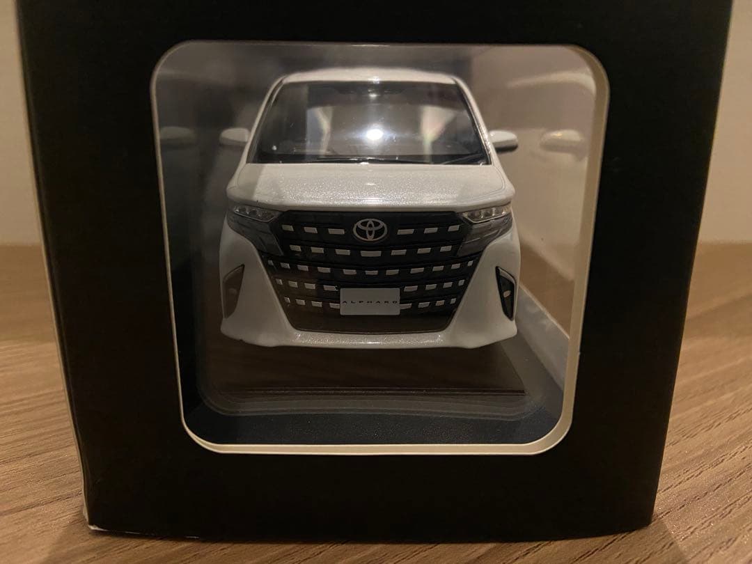 1/30 トヨタ　新型アルファード　カラーサンプル　非売品 ミニカー　ホワイトP