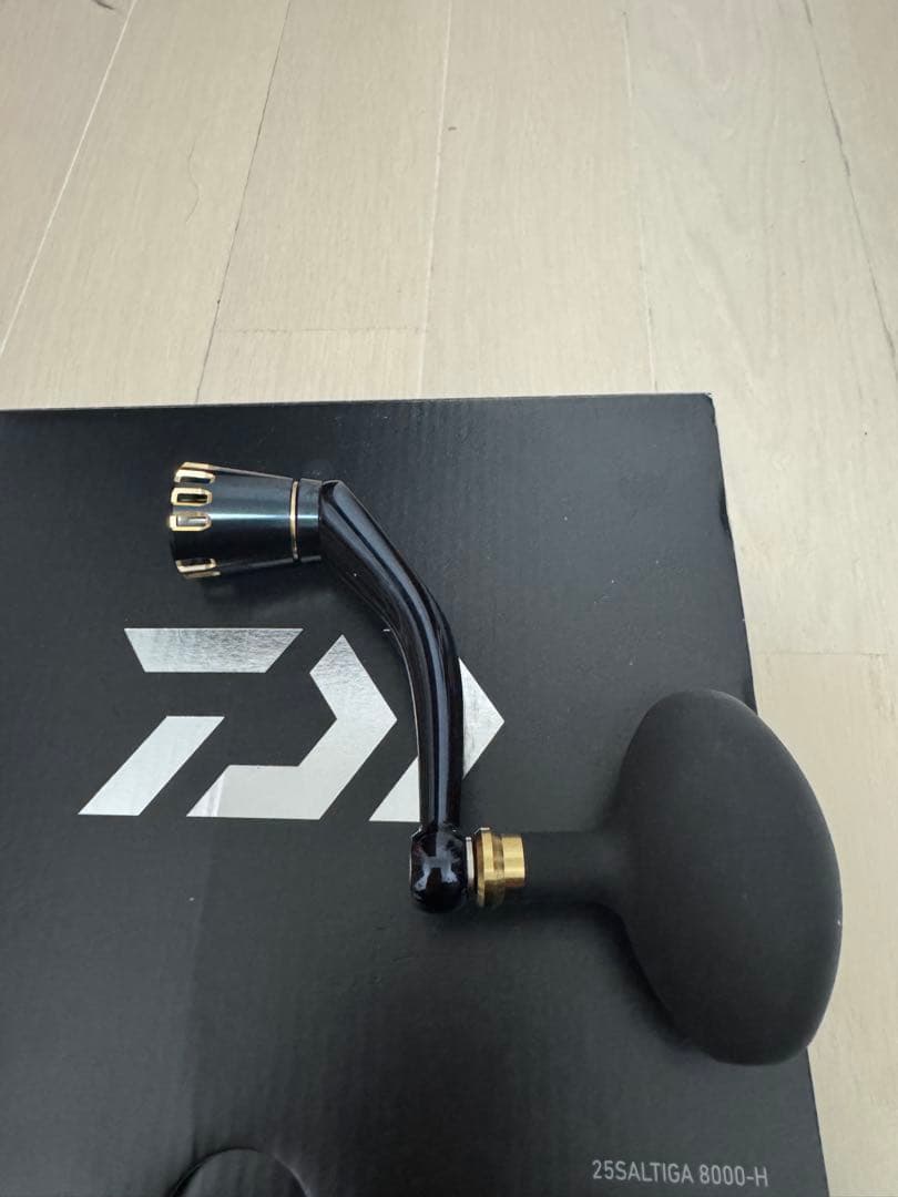 バサー　ダイワ スピニングリール 25ソルティガ 8000-H