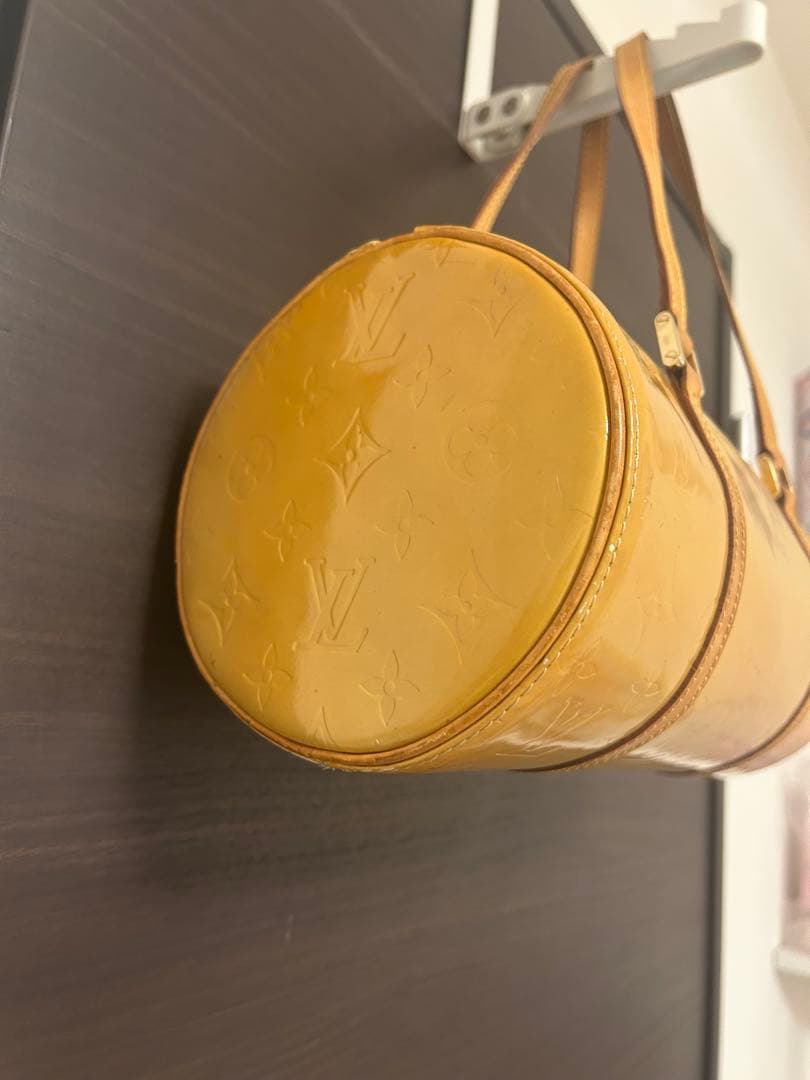 Louis Vuitton モノグラム　ヴェルニ　ベッドフォード　イエロー