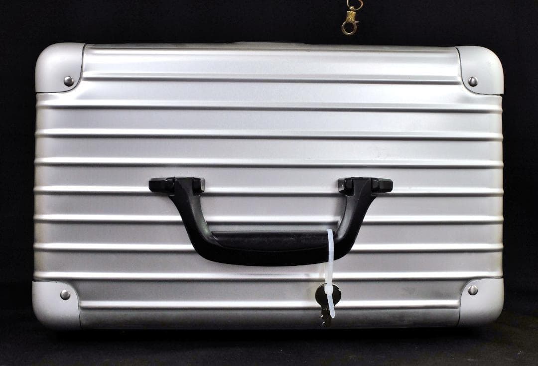 リモワ 廃番956.38『Savannah』アルミ・ビューティケース 鍵付・安全