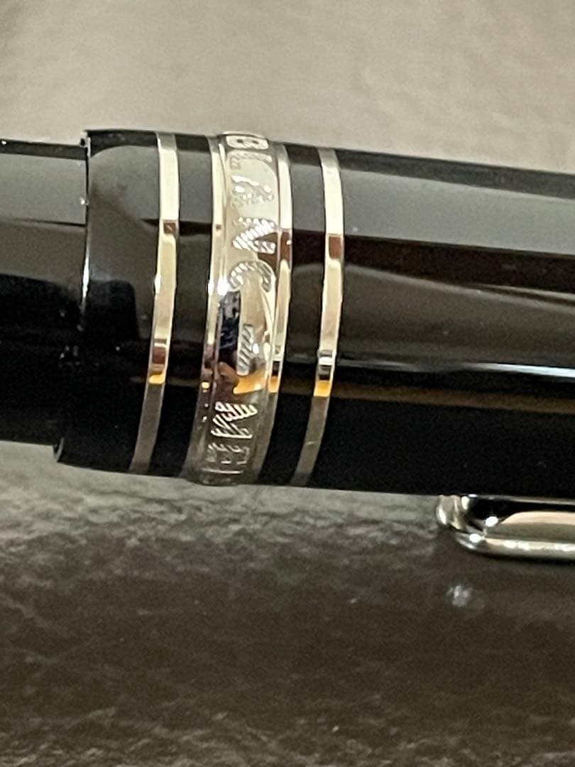 ◾️MONTBLANC モンブランミッドサイズ ボールペン ◾️プラチナ◾️化粧箱付
