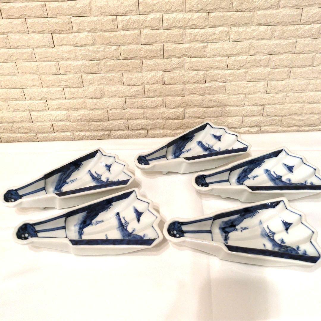 【値下げ】染付山水　半開扇　向付　青白磁　扇形皿　特選陶器５枚セット　箱入り