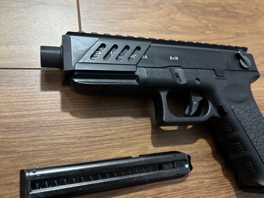 東京マルイ G18C 外装カスタム（動作確認済み） 02