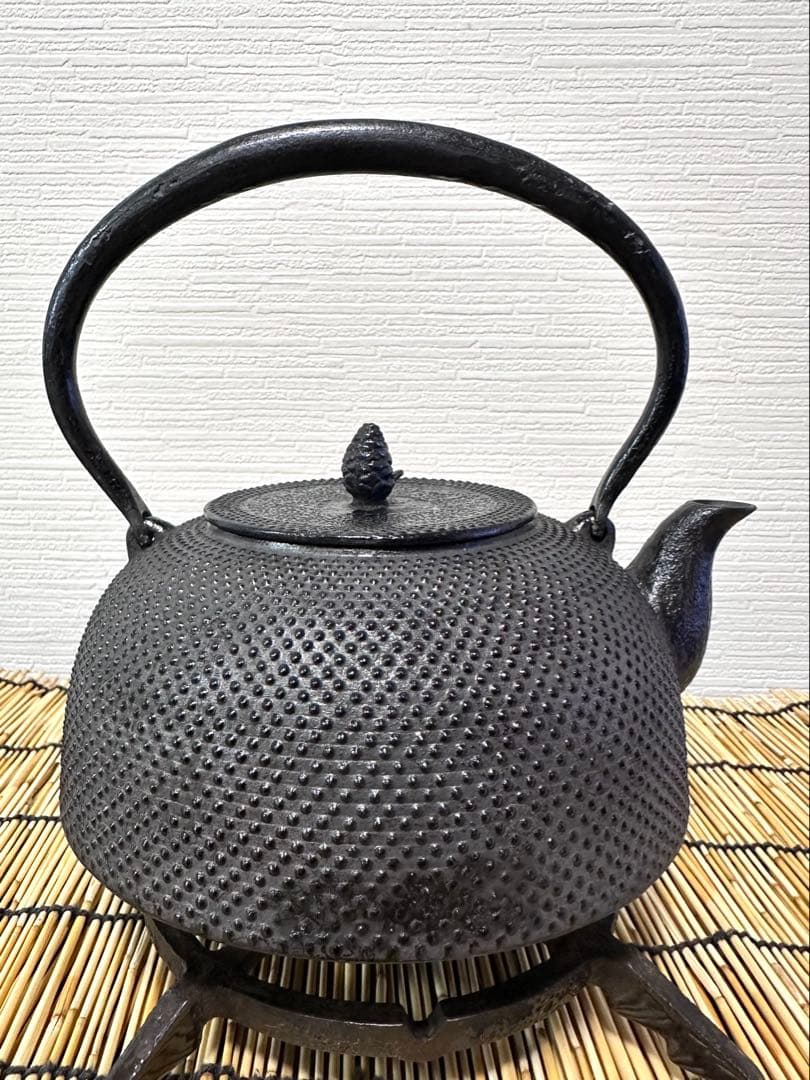 未使用相当、長期保管品、栞付 南部盛栄堂造１５型アラレ 鉄瓶 南部鉄瓶 南部鉄器