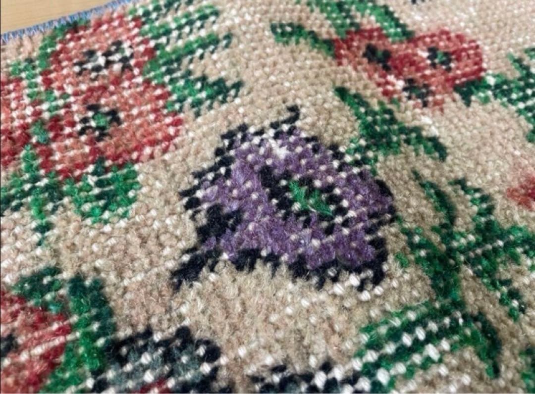 花柄　トルコヴィンテージラグ