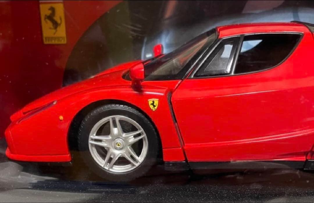 エンツォフェラーリ　1/18 ホットウィール　希少品