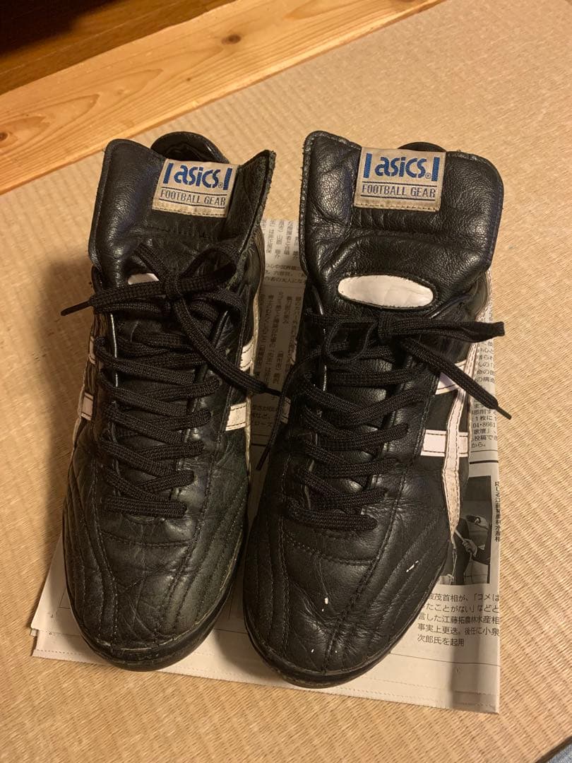 アシックスサッカーシューズ