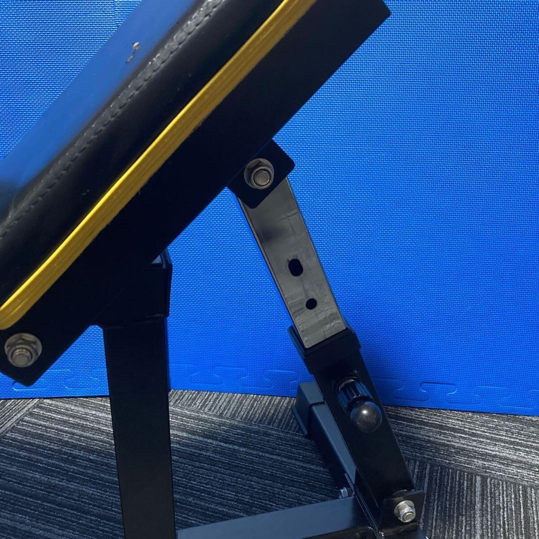 フラット インクラインベンチ。 ボディメーカー