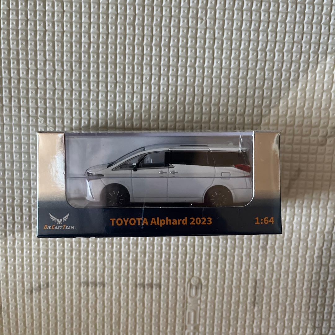 TOYOTA Alphard 2023 ミニカー 1:64