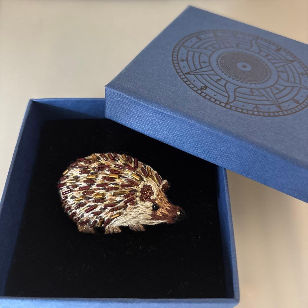 hero　trovelore トロベローレ ハリネズミ　刺繍　ビーズ