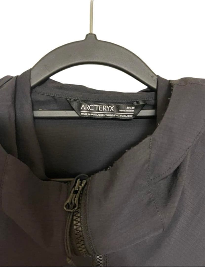 中古美品　アークテリクス　スコーミッシュフーディ　ブラック　Mサイズ