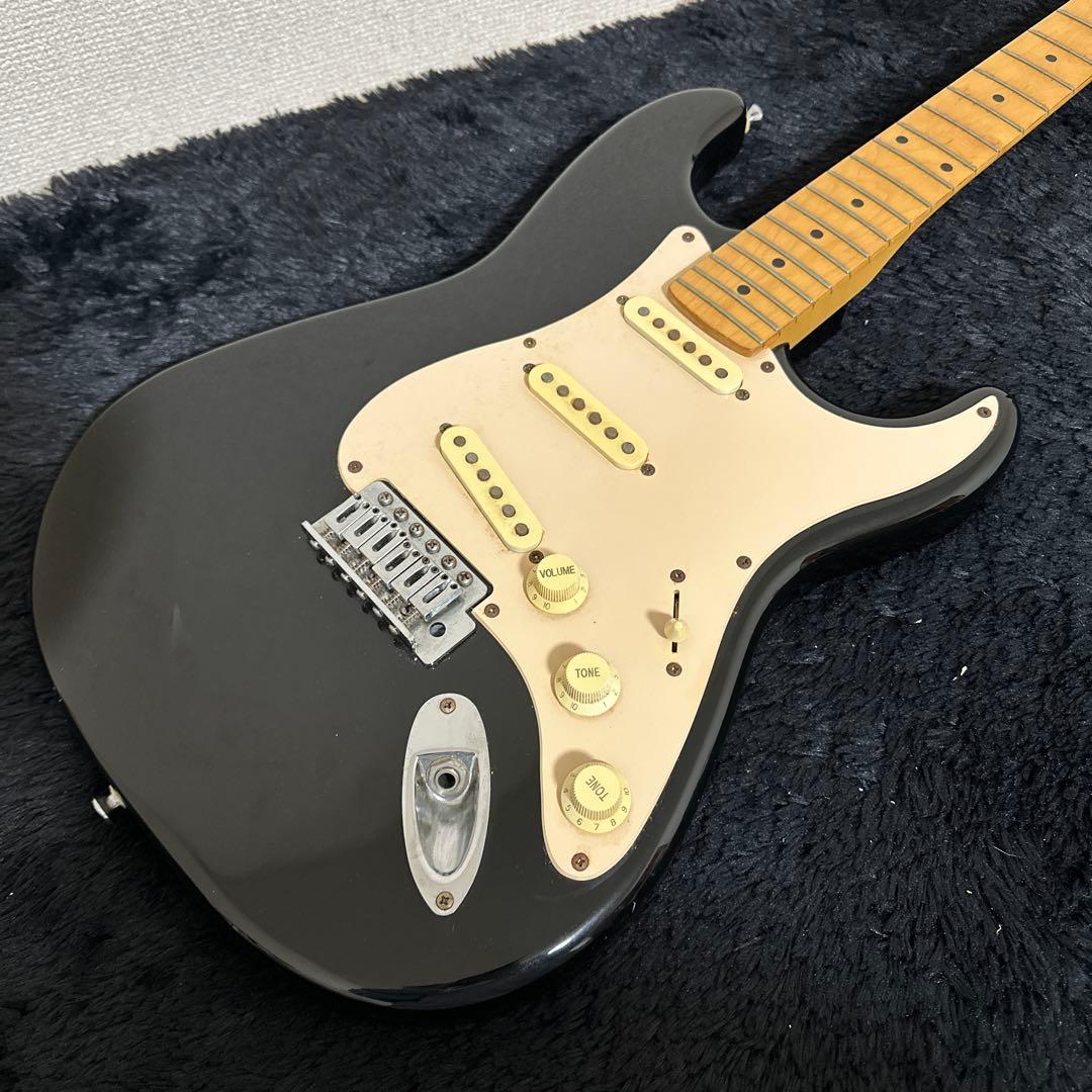 廃盤品 FERNANDES ストラトキャスター エレキギター 弦楽器 黒