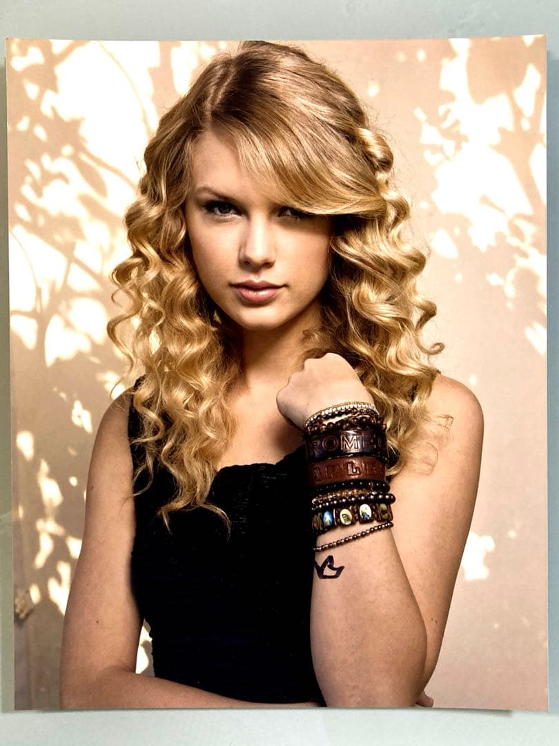 テイラー・スウィフト直筆サイン入り超 特大写真…