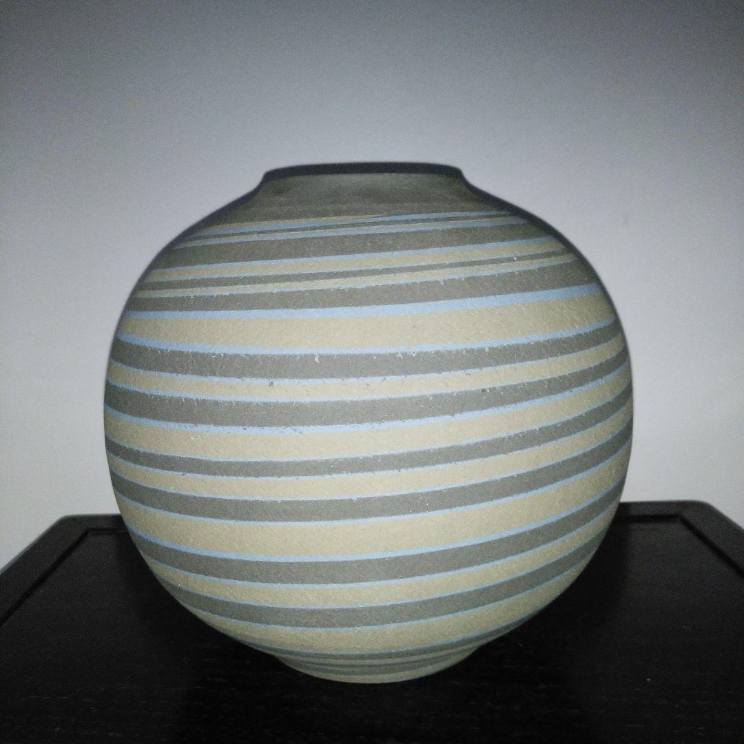 NO561 尾形香三夫 練上陶芸 花瓶(壺型) 銘有り「香」