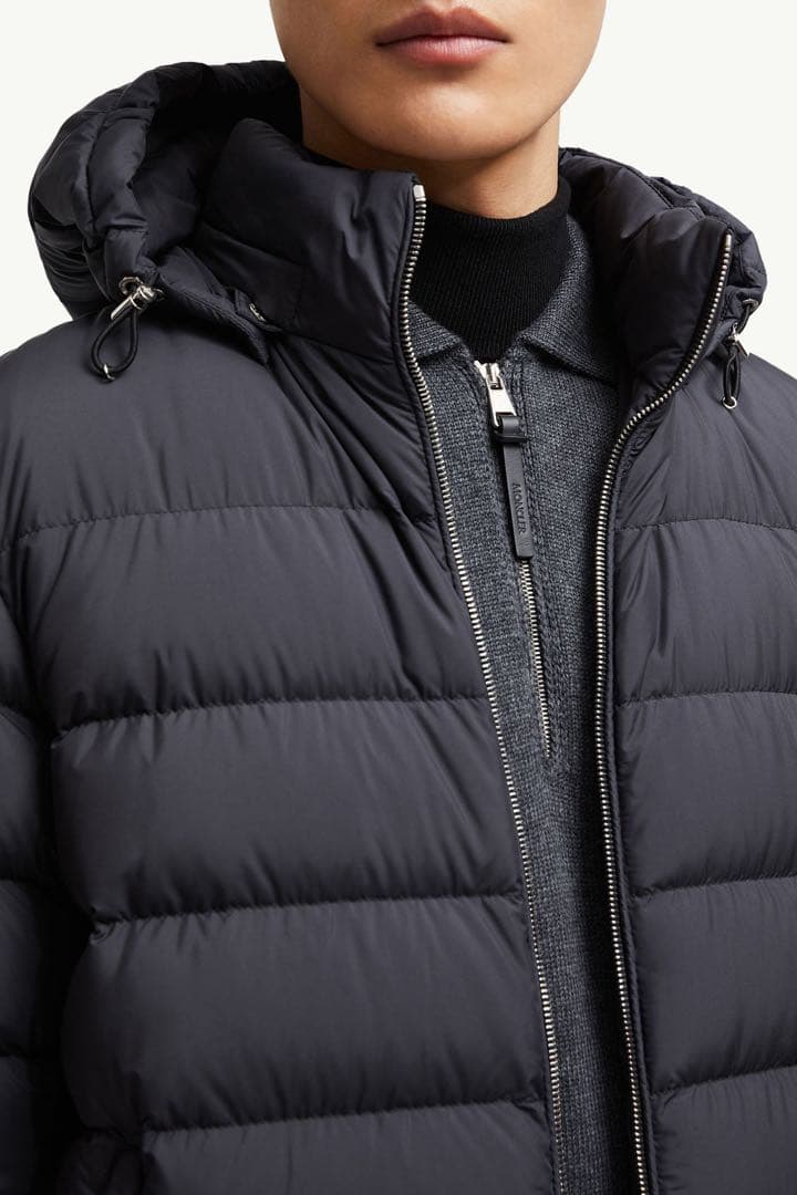 Moncler モンクレール ARNEB フーデット ダウンジャケット