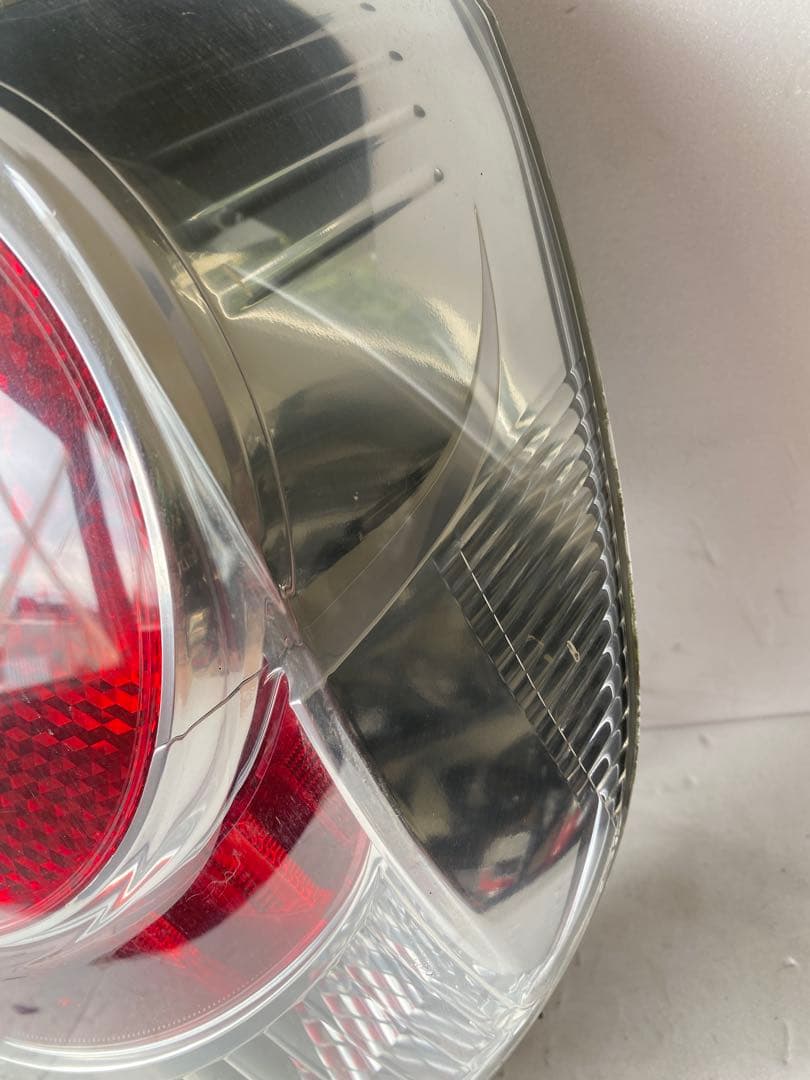 トヨタ アクア（NHP10系）純正テールランプ左右セットです