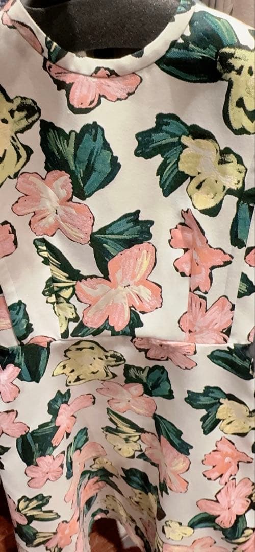 新品！ルルウィルビー　花柄　ジャガードワンピース