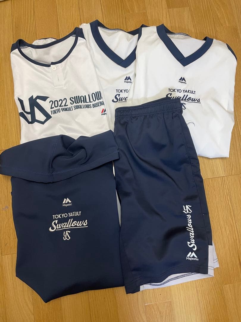 東京ヤクルトスワローズ　プロコレトレーニングウェア